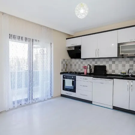 Central And Cozy Flat W Balcony And Acs In * بورصة